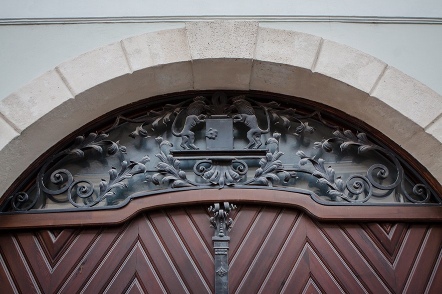 Híres budaváriak igaz élete – avagy séta a polgári negyedben