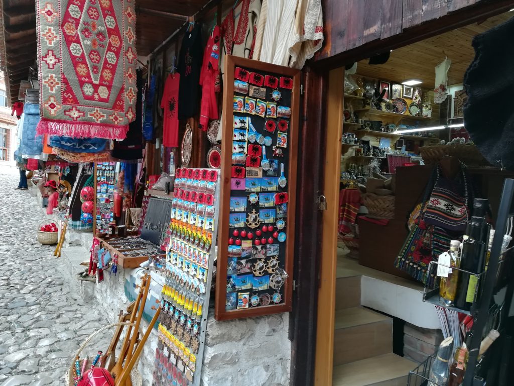 Albánia: “Enver – Never”